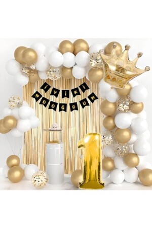 منىز 1 سنة عيد ميلاد ذهبية و بولون أبيض مع الملك الجلال - Bkmc