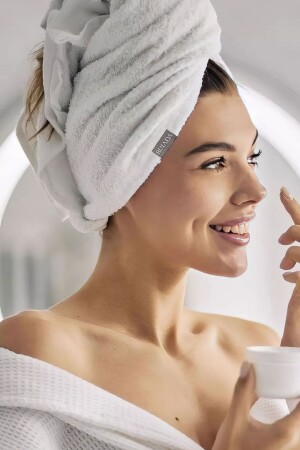 Haartrockenhaube/Handtuch aus 100 % Baumwolle mit Gummizug und Knöpfen, ecru - Ruiada