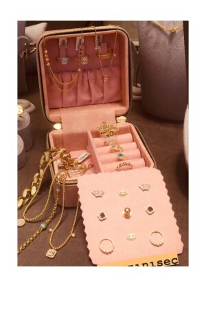 مجوهرات السويد المزروعة بالزيب، حقيبة السفر والمجوهرات، صندوق وردي (11 × 11 سم) TRNDYLMC05P2 - ÖZER KUTU