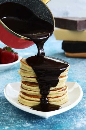 (منيز-تروي) صلصة كوني كأس حمراء 14 سم 600. 15.01.0589 - Emsan