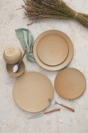 ضوء منشط من 18 قطعة طعام الخنزير المخصص لـ 6 أشخاص - Karaca