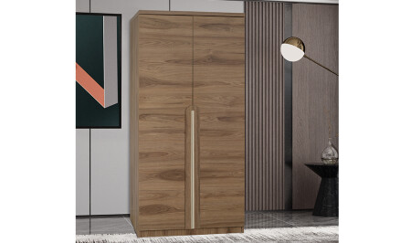 الملبس من باب 2 من مدينة 