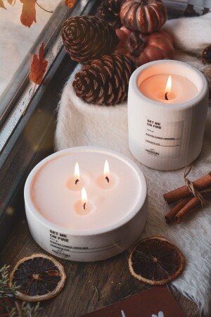 مجموعة من 2 شموع صويا ذات رائحة بحرية في وعاء زهرة من الخرسانة البيضاء - Ersustore