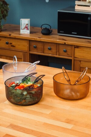 كأس سلطة من نوع 