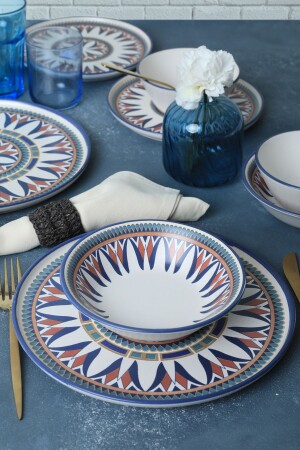 مجموعة عشاء من طراز 