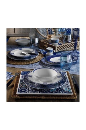 مجموعة عشاء من طراز 