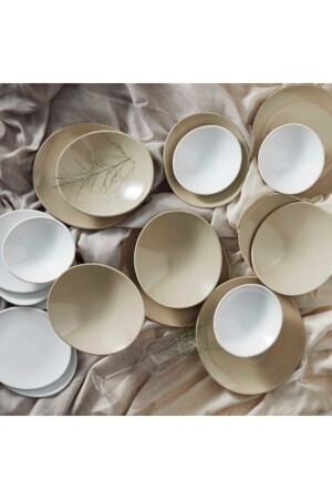 (منيز-ياسو) بيج 24 قطعة عشاء لـ 6 أشخاص - Karaca