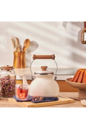 كريم من النقرات المملكية من النقرات - 2400 مل - Emsan