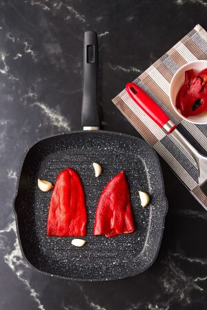 منز-داك ستون بيولو غرانيت جريل بان 28 سم 153 03. 08. 0017 - Karaca