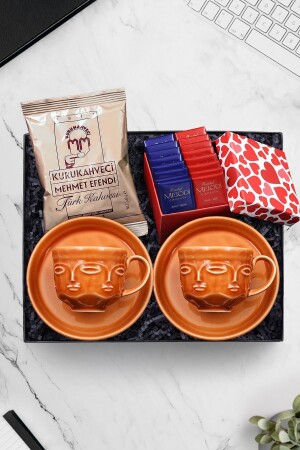 2'li Turuncu Silüet Porselen Fincan & Türk Kahvesi & Özel Kutusunda 20'l Çikolata Hediye Seti - Trendmiya