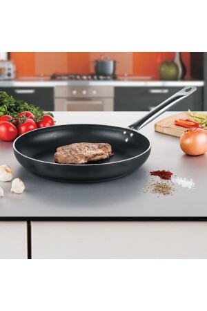 32 Cm Bistro Maksi Tava- Horeca Non-Stick Kızartma Tavası 32 cm (Çelik Boru Kulp) - Evren