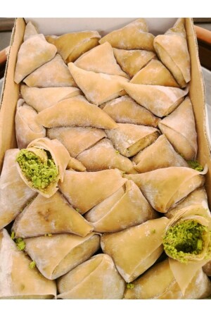 مـنـز-مـسـكا إضـافـيـة شـحـريـة مـمـلأـة بالـبـيـستاكيـو 500 جـ - ZEYTİNHAN