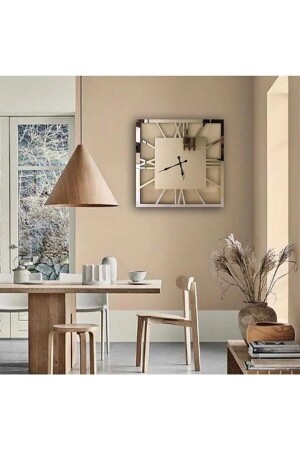 ساعة جدارية من فئة 