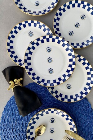 كعكة البورسلين الذهبية المعدة لـ 6 أشخاص مع تفاصيل ذهبية - Porselenden