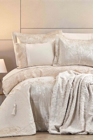 (مـنـز-فـالريـا) أفضل طراز من الذهب 8 قطع طراز (داوري) - Karaca Home