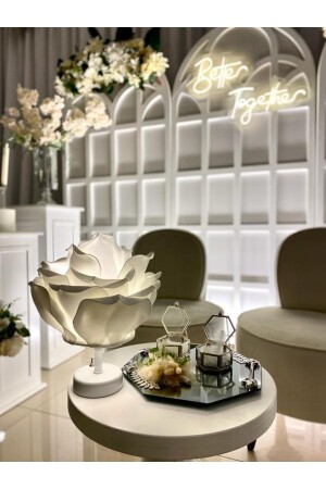 مكنز ديكور إيفا الزهرة الاصطناعية مصباح طاولة بلا سلك فوق البيضاء أسفل البيضاء (9 ف بطارية 75-90 ساعة) M164 - Maison Avf