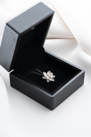 925 Ayar Gümüş Işıklı Kutuda Beyaz Lotus Çiçeği Kolye - 2