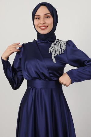 Abendkleid aus Satin mit gesteinigter Schulter, Marineblau 5041610 - 5