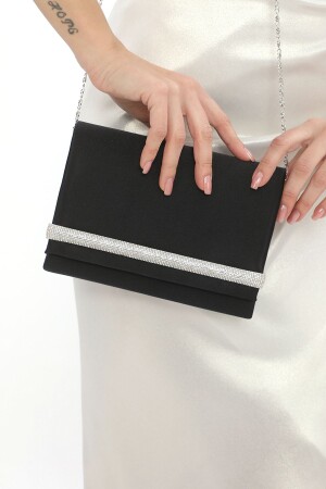Abendkleid-Tasche aus schwarzem Satinstoff mit Stein, magnetischer Abdeckung, in der Hand tragbar und mit Schultergurt - Piedra