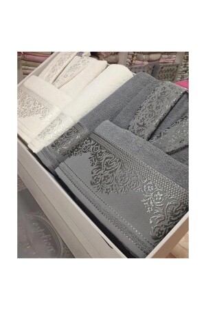 مجموعة من ملابس الحمام العائلية من 6 قطع في صندوق 44AYHAN44 - Fiesta