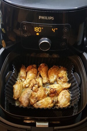 Airfryer Silikon Pişirme Kabı 20x20 Cm Tüm Airfryer'lere Uyumlu Siyah air01 - GULHANILE