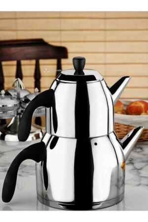 مجموعة من الشايات من نوع 