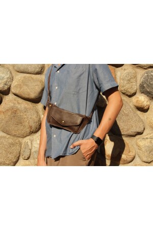 حقيبة من الجلد الحقيقي، حقيبة من الجامعة اليونيسكس مع زيبر وجيبات الهاتف - Capreolus Leather