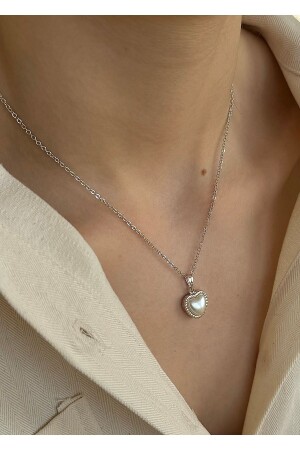 قلادة قلب اللؤلؤ الفضية للنساء من مجتمع 