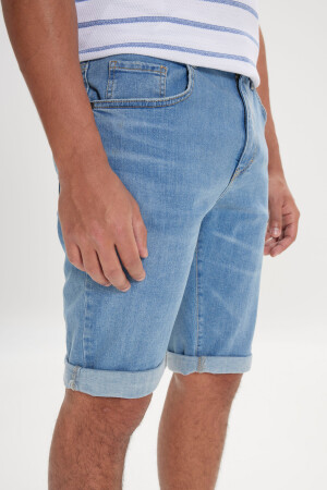 Blaue Slim-Fit-Jeansshorts aus flexibler Baumwolle mit schmaler Passform für Herren 4A0223200009 - 3