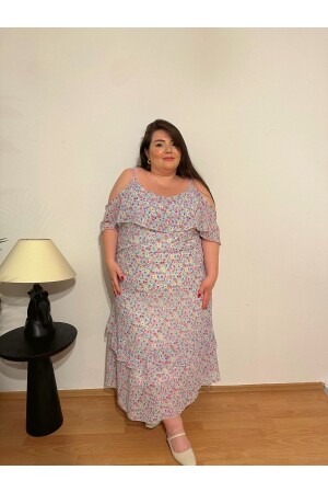 Blaues, mit Blumen gefüttertes Chiffon-Kleid in Übergröße - Kendinisevbutik