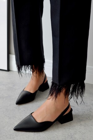 Blush Siyah Mat Deri Sivri Burunlu Kısa Blok Topuklu Kadın Ayakkabı - 1