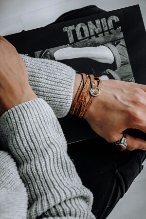 Braunes Unisex-Lederarmband – passend für alle Handgelenkgrößen & Spezialbox VB-0001 - KAVIAQ