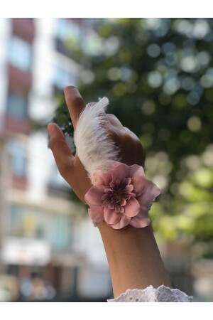 Bride To Be 10-teiliges Brautjungfern-Brautarmband mit Federn und Perlen, detailliertes Puderrosa für den Junggesellenabschied - 1