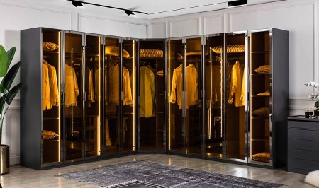 غرفة ملابس من 