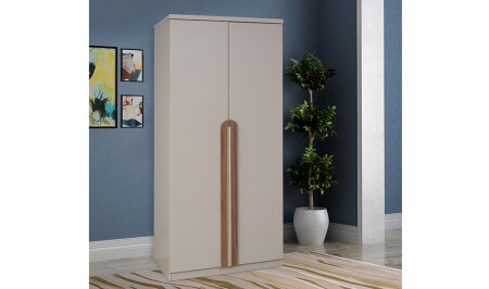 الملبس من بابين من مدينة 