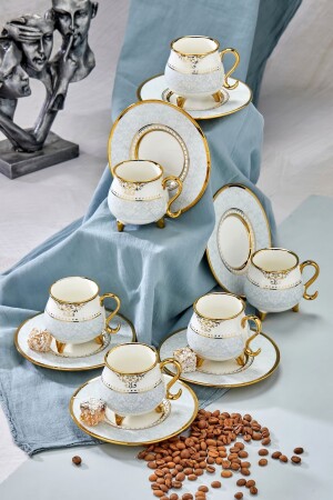 Carmen-Set mit 6 goldenen Porzellan-Kaffeetassen mit authentischen Mustern und detaillierten Details - 2