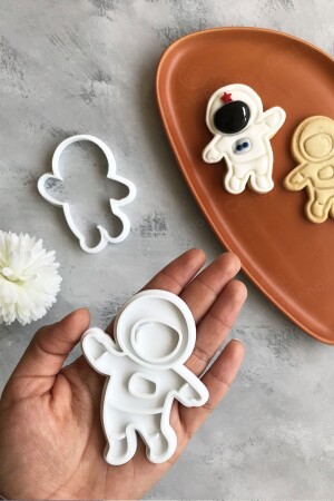 قشرة كوكي من رواد الفضاء الأبيض - Cestopieno