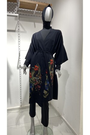 Çiçek Desenli Siyah Kimono - 1