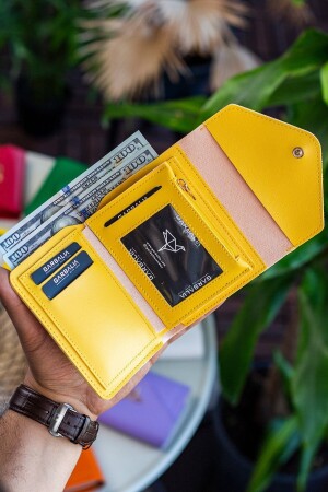 Columbia Mini-Damenbrieftasche aus veganem Leder in Gelb mit Münzfach und losem Kartenhalter COLUMBIA - 3