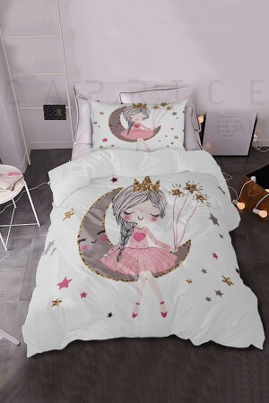 فتاة جميلة في 