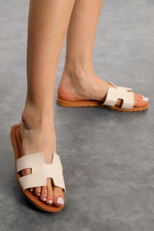 Cremefarbene, bequeme Sommerhausschuhe für Damen - Novins