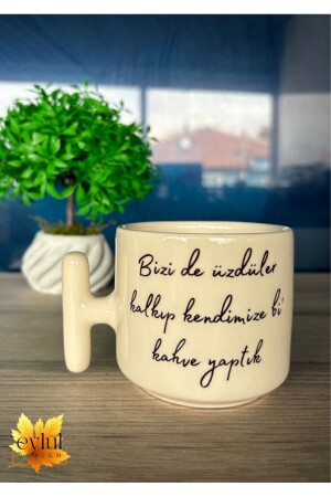 Cremefarbene, witzig geschriebene und humorvolle T-Tasse mit speziellem Design und bedrucktem Latte-Glas tkupa0001 - 1