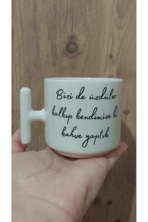 Cremefarbene, witzig geschriebene und humorvolle T-Tasse mit speziellem Design und bedrucktem Latte-Glas tkupa0001 - 5