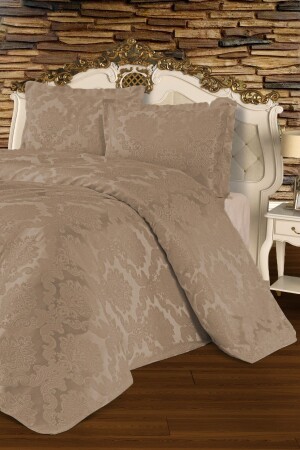 مُنْزَعَةَ السريرِ مُزدوجةَ الـ 