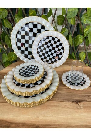 Kariertes 24-teiliges Frühstücksset in Gold. - Gürcüglass