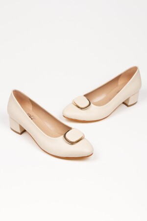 - Damen-Ballerinas in Beige mit stilvoller Schnalle und kurzem Absatz - 4