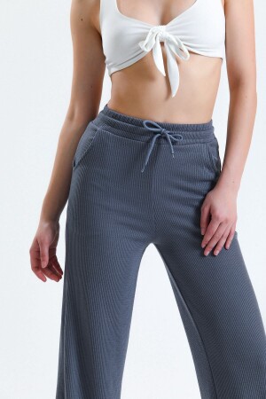 Damen-Jogginghose mit elastischen Taschen und weitem Bein - 1