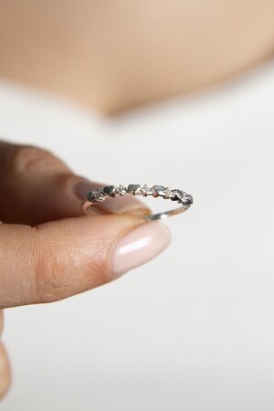 Damen-Ring aus 925er-Sterlingsilber mit minimalem Herz-Modell und Steindetails ELKAB92020 - Elika Silver