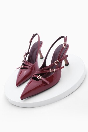 Damen-Schuhe mit spitzem Zehenbereich, drei Streifen, Gürteldetail, offene Rückseite, klassische Schuhe mit Absatz, Bevil Claret Red aus Lackleder - 1