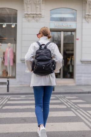 Damenrucksack aus gewaschenem Leder in Schwarz - 5